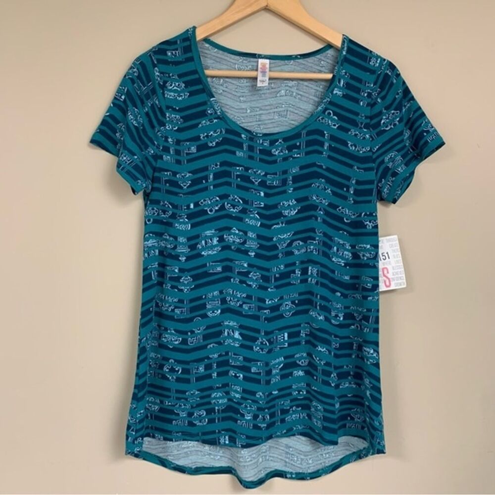 NWT LuLaRoe Classic T Shirt Womens Small Blue Green Pattern Tunic Chevron Stripe